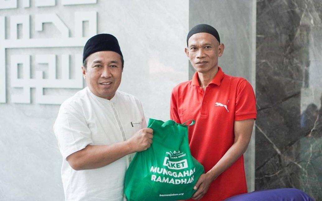 BAZNAS Jabar Salurkan 40 Paket Munggahan dan Bantuan Operasional Masjid As Salam Dago
