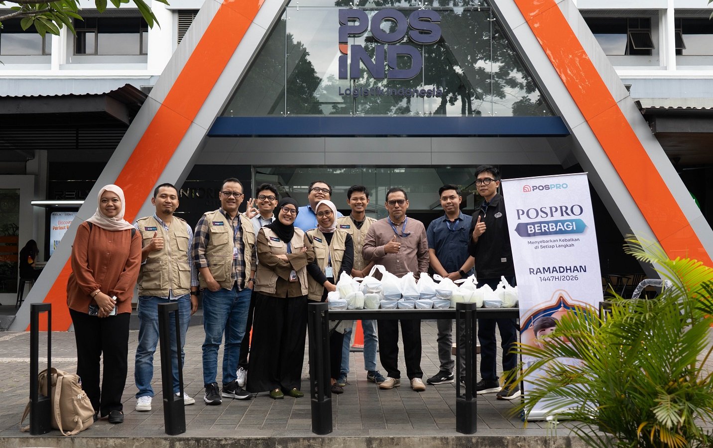Komitmen CSR, PT Pos Properti Indonesia Bagikan 600 Paket Takjil Gratis