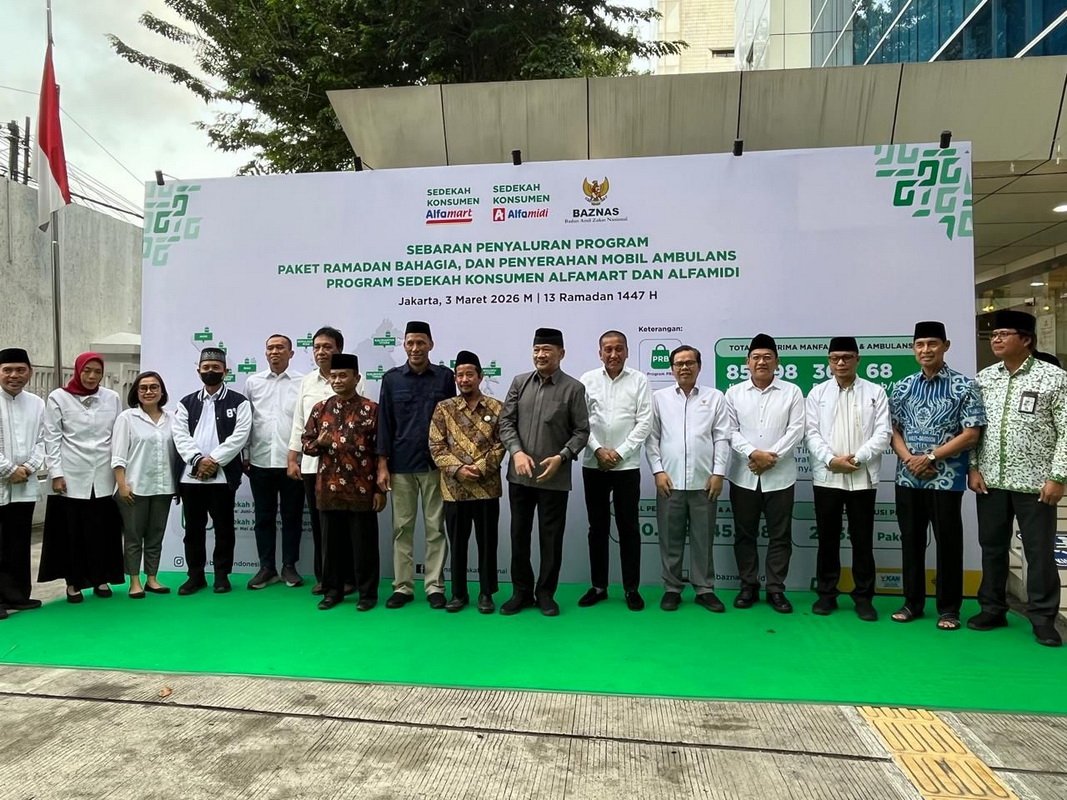 Baznas Jabar Terima Bantuan Ambulans dari Konsumen Alfamart dan Alfamidi