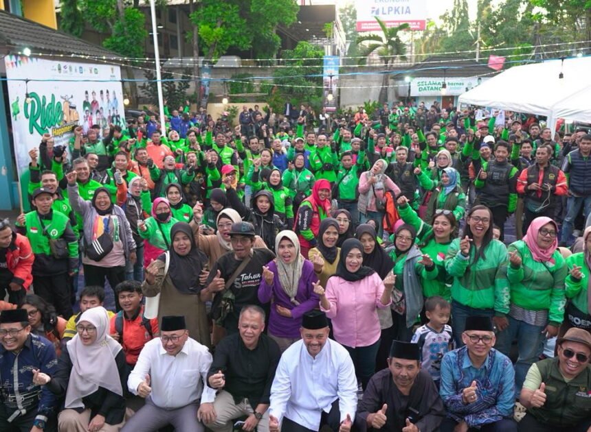 BAZNAS Jabar Syukuran Puncak Ramadhan Berbagi Pada Pekerja Informal