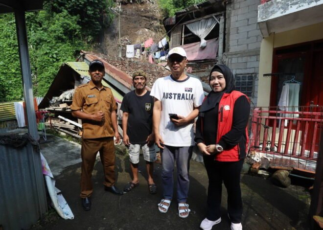 Anggota Komisi III DPRD Bandung Tinjau Lokasi Longsor Cidadap