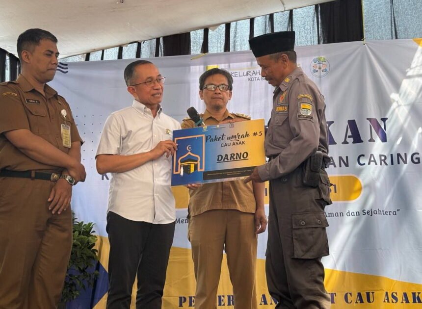Ketua DPRD Bandung Puji Program Umroh “Cau Asak” Kelurahan Caringin