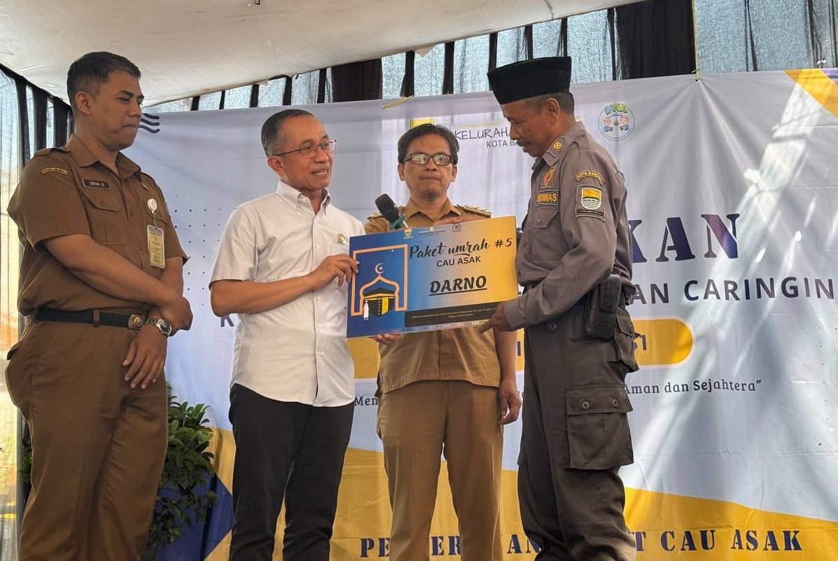 Ketua DPRD Bandung Puji Program Umroh “Cau Asak” Kelurahan Caringin