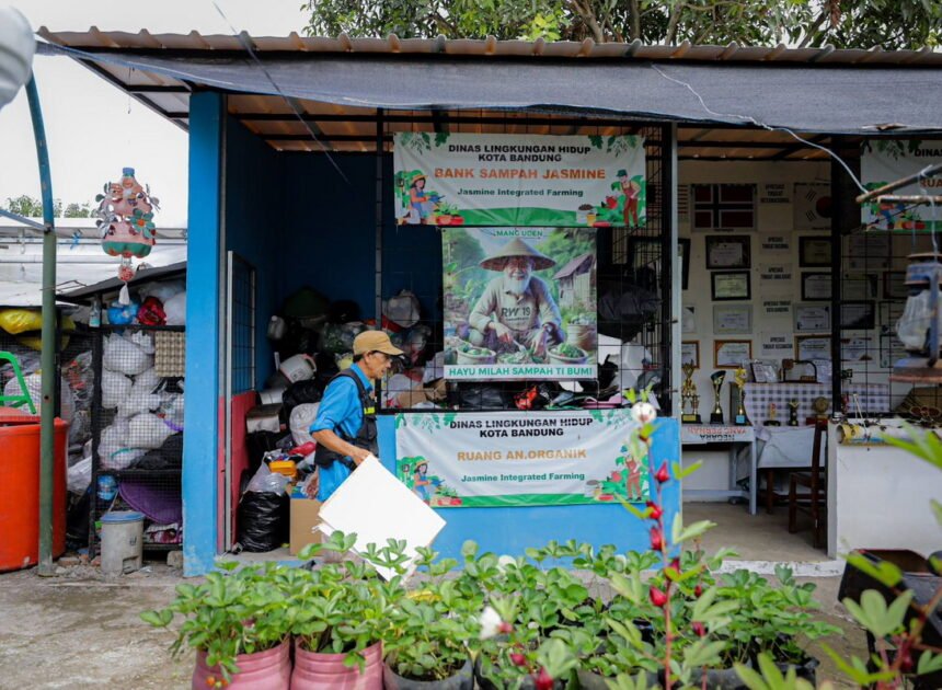 Farhan: Tak Boleh Ada Pembiaran Titik Liar Soal Sampah di Kota Bandung