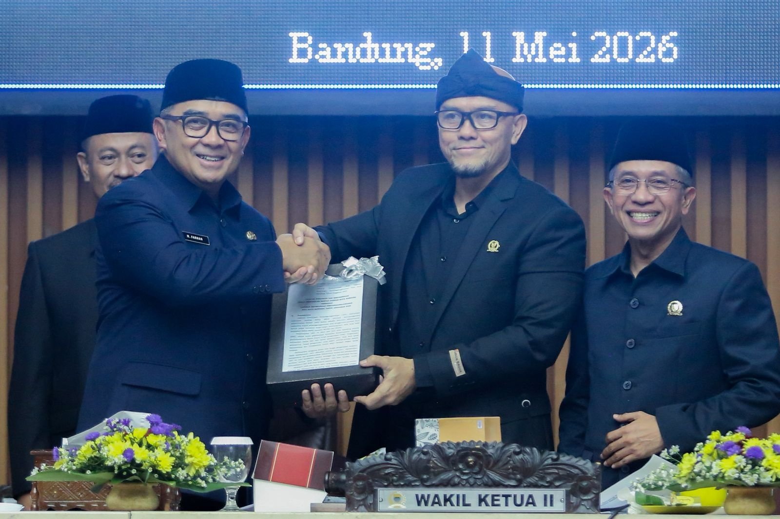 Edwin Senjaya: DPRD Sampaikan Rekomendasi atas LKPJ 2025 Perkuat Pelayanan Publik Pemkot Bandung