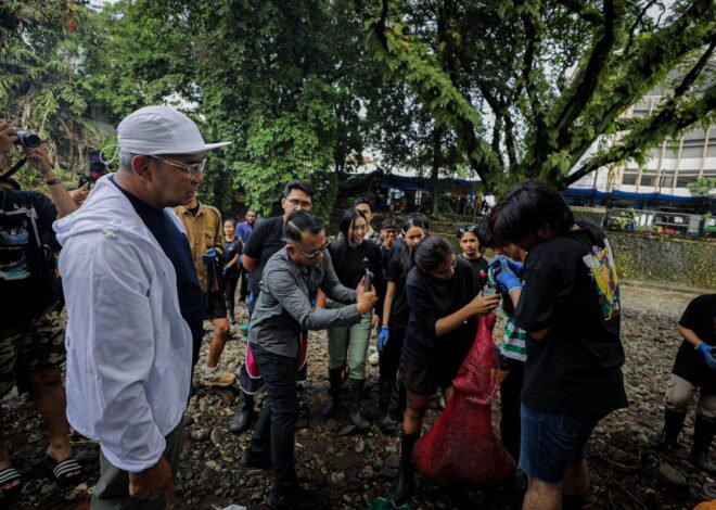 Farhan Ajak Mahasiswa hingga Atlet Jaga Kebersihan Kota Bandung