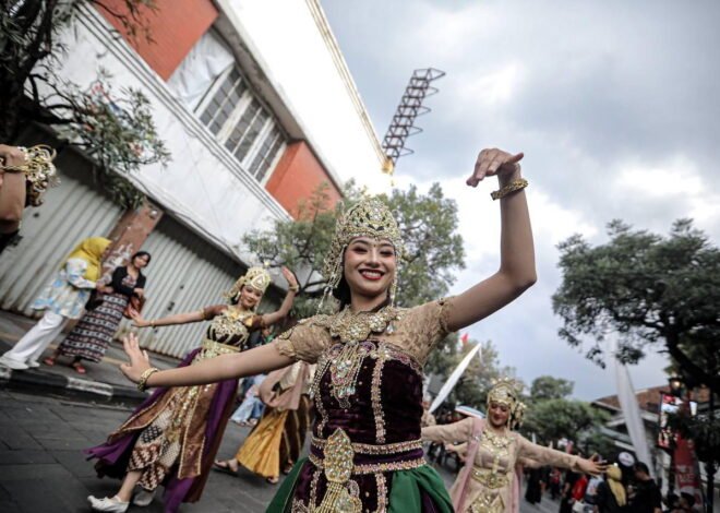 Puncak Kirab Budaya Milangkala Tatar Sunda 2026 Digelar di Kota Bandung Sabtu Malam