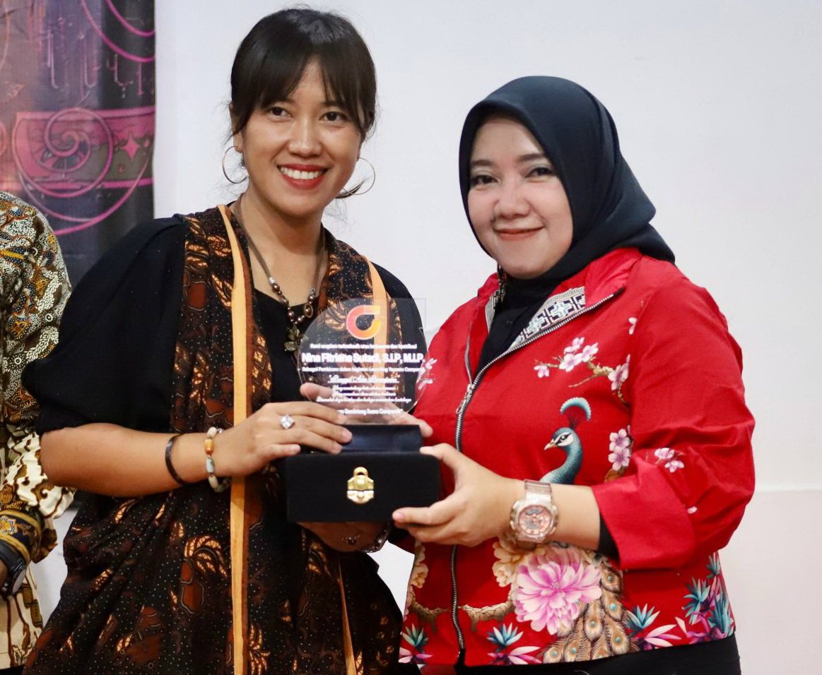 Nina Fitriana: Karakter Kuat Perempuan Sebagai Penggerak Perubahan Era Moderen