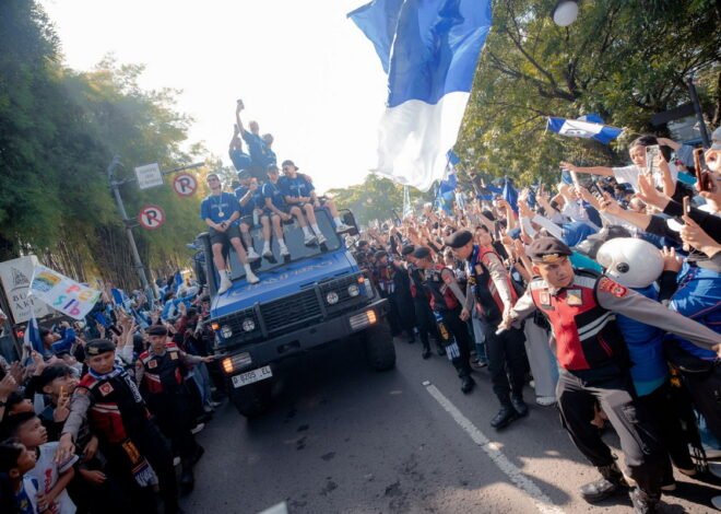 Petugas Dishub dan Polisi Selamatkan Anak Hilang dalam Konvoi Mapag Persib Juara