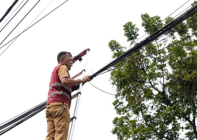 Diskominfo Kota Bandung Tertibkan Kabel Semrawut Dengan Rapikan 41 Titik Sepanjang 2026