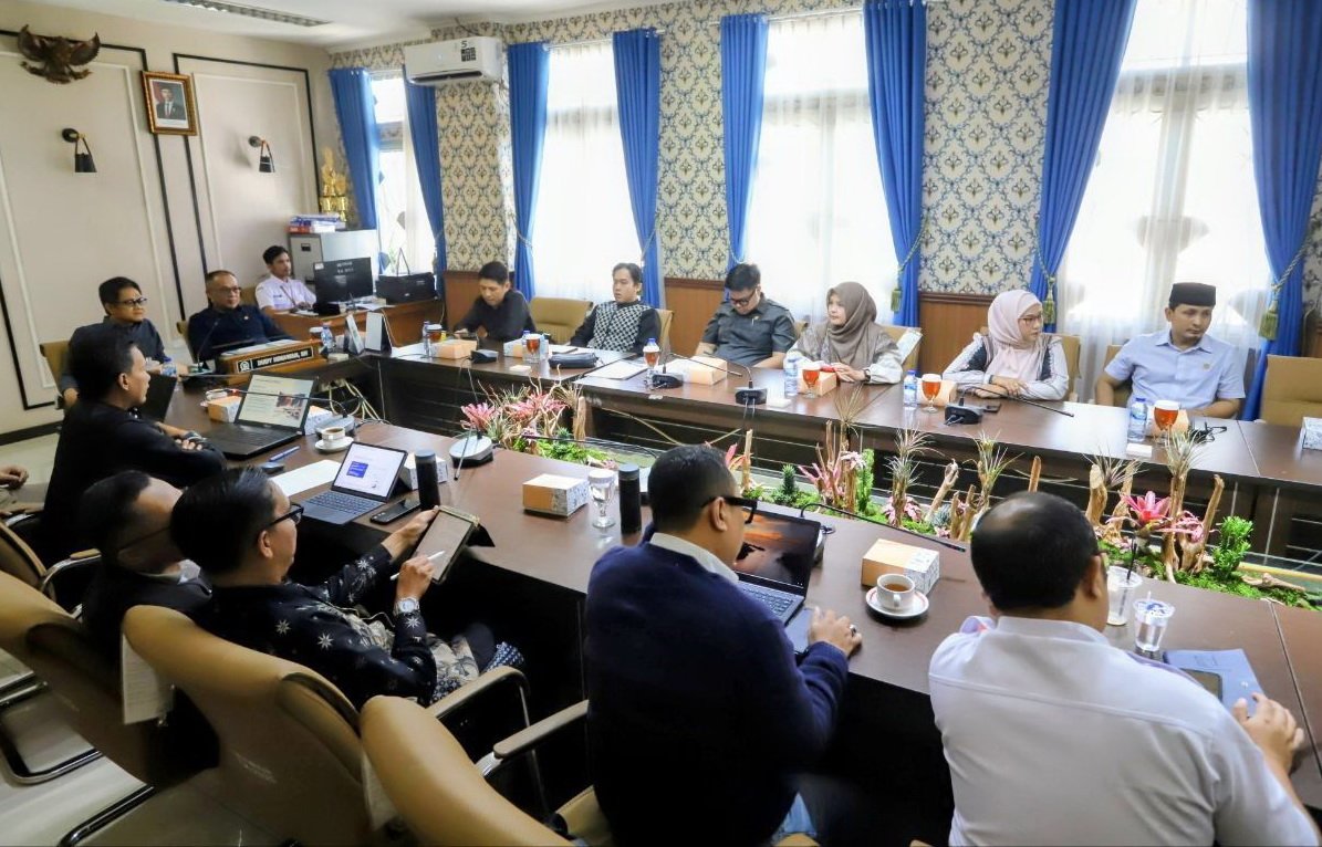 DPRD Kota Bandung Bahas Raperda Lembaga Bantuan Hukum bagi Warga Miskin