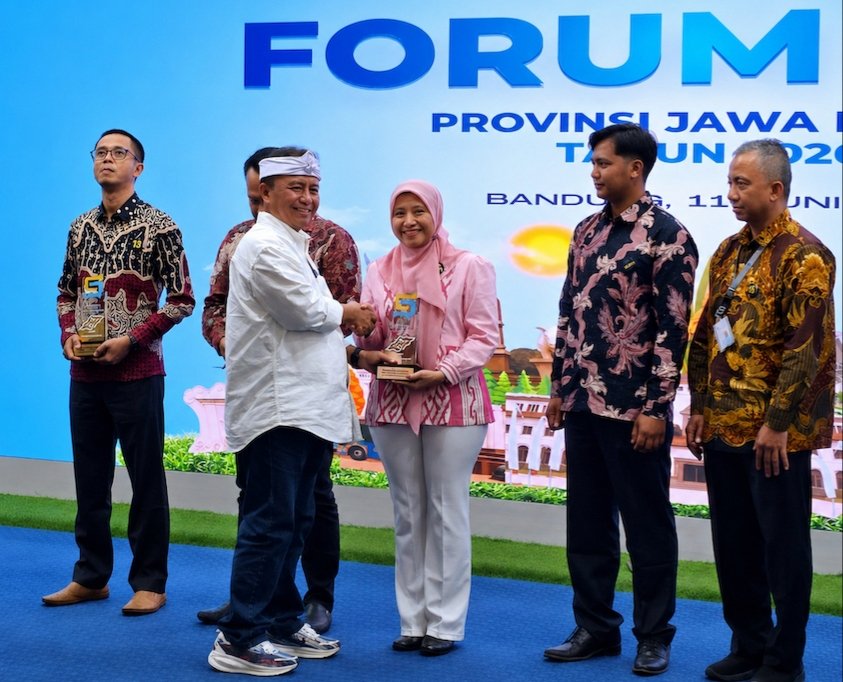 Forum CSR Jawa Barat 2026 Anugerahi Terbaik Ketiga pada PT Solusi Bangun Indonesia