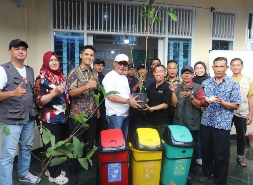 Asep Robin Bantu Program Pengelolaan Sampah bagi RW di Karang Pamulang