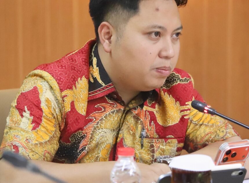 Radea: Penggunaan Dokumen Ganda Hambat Smart City dan Tingkatkan Timbulan Sampah di Kota Bandung