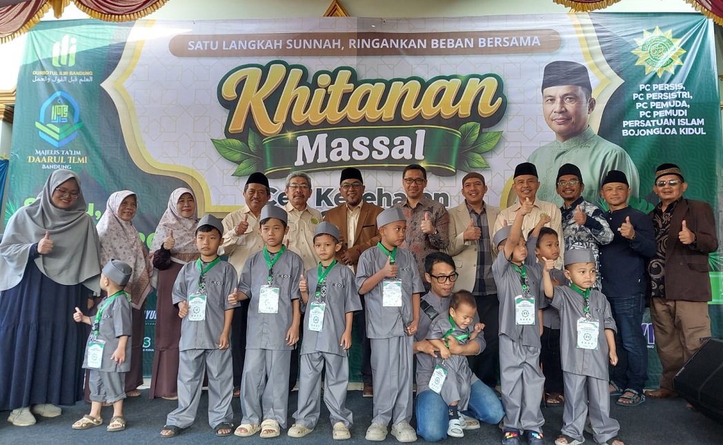Yayasan Durrotul Ilmi dan Persatuan Islam Bojongloa Kidul Gelar Khitanan Massal