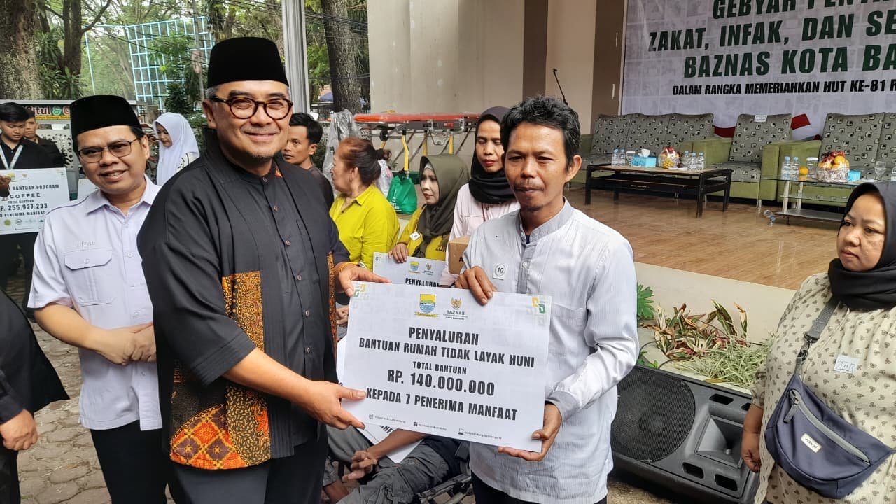 BAZNAS Kota Bandung Menyalurkan Bantuan Rp 916 Juta bagi 470 Penerima Manfaat